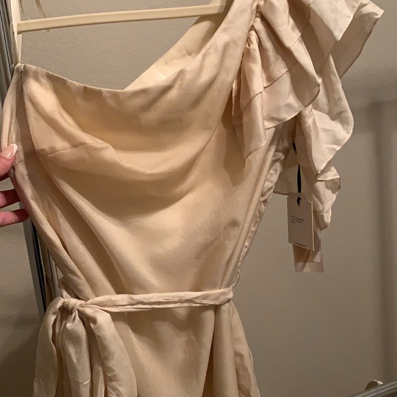 Beautiful formal dress - Picture 7 of 7